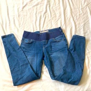 Under belly skinny maternity jeans